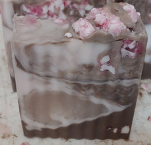 Load image into Gallery viewer, PEPPERMINT MOCHA SHEA BUTTER SOAP
