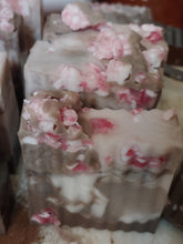 Load image into Gallery viewer, PEPPERMINT MOCHA SHEA BUTTER SOAP
